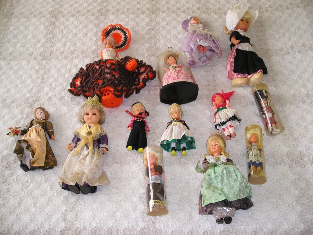 13 folklore / klederdracht poppen uit diverse landen, Ophalen, Zo goed als nieuw, Pop
