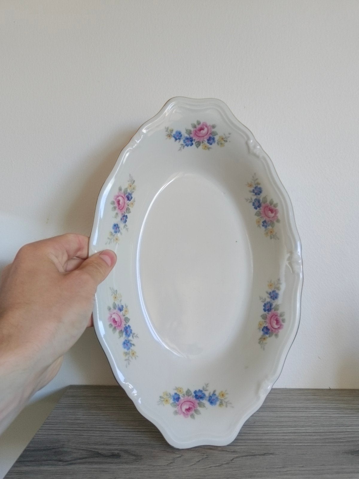 Vintage porseleinen schaal met bloemmotief, Antiek en Kunst, Ophalen of Verzenden