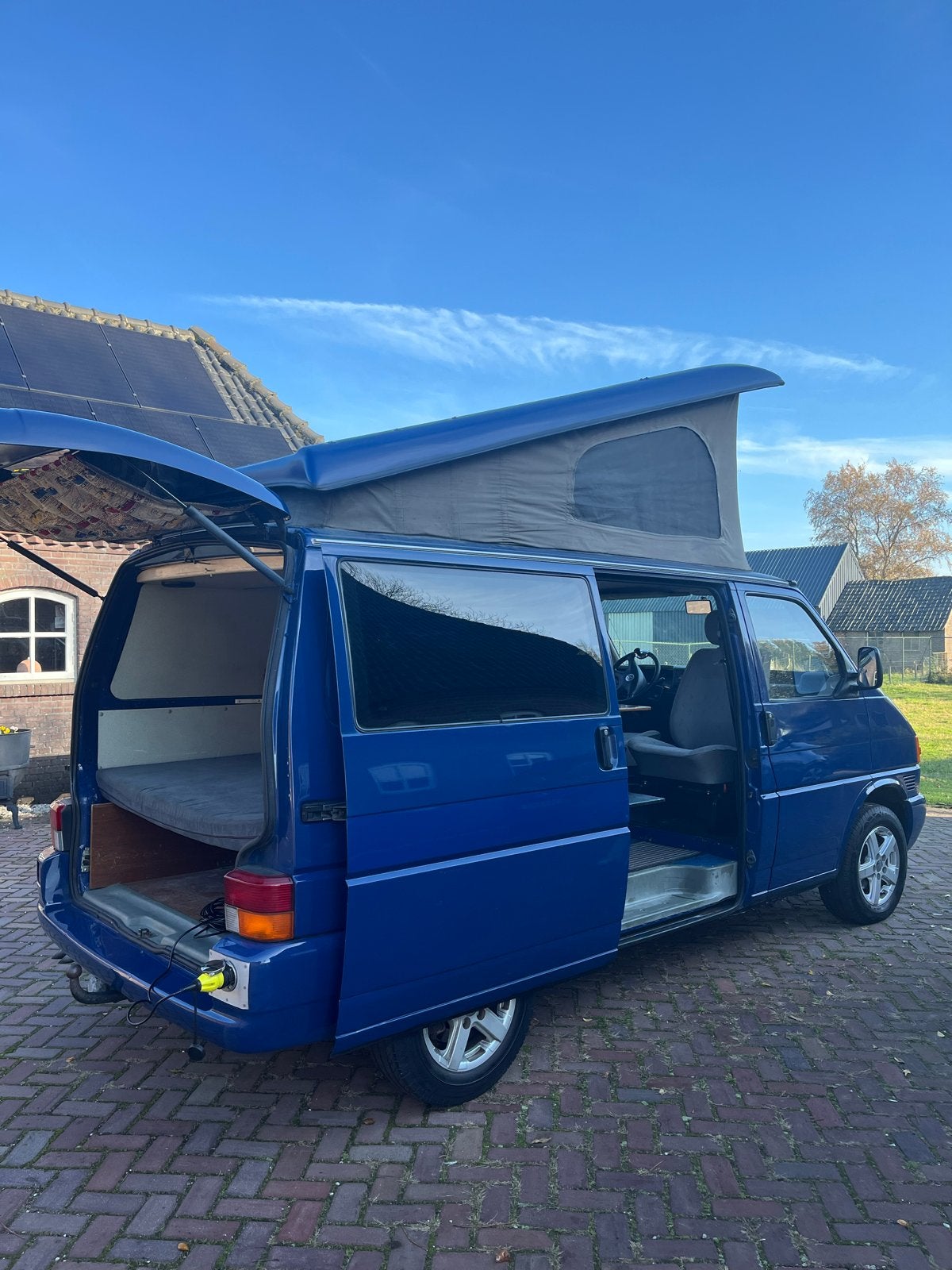 Camper Volkswagen T4 met Hefdak, Tot en met 2, Particulier, 4 tot 5 meter, Standaard zit