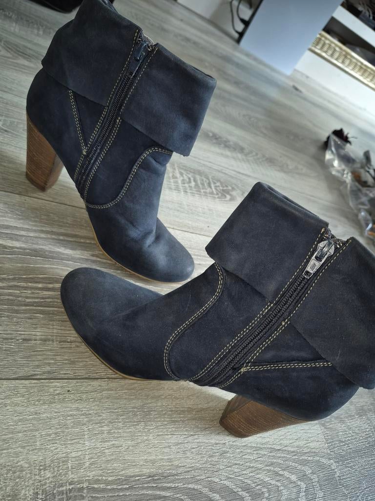 Donkerblauwe suède enkellaarzen met hak omoda, Kleding | Dames, Schoenen, Blauw, Omoda, Lage of Enkellaarzen, Ophalen of Verzenden