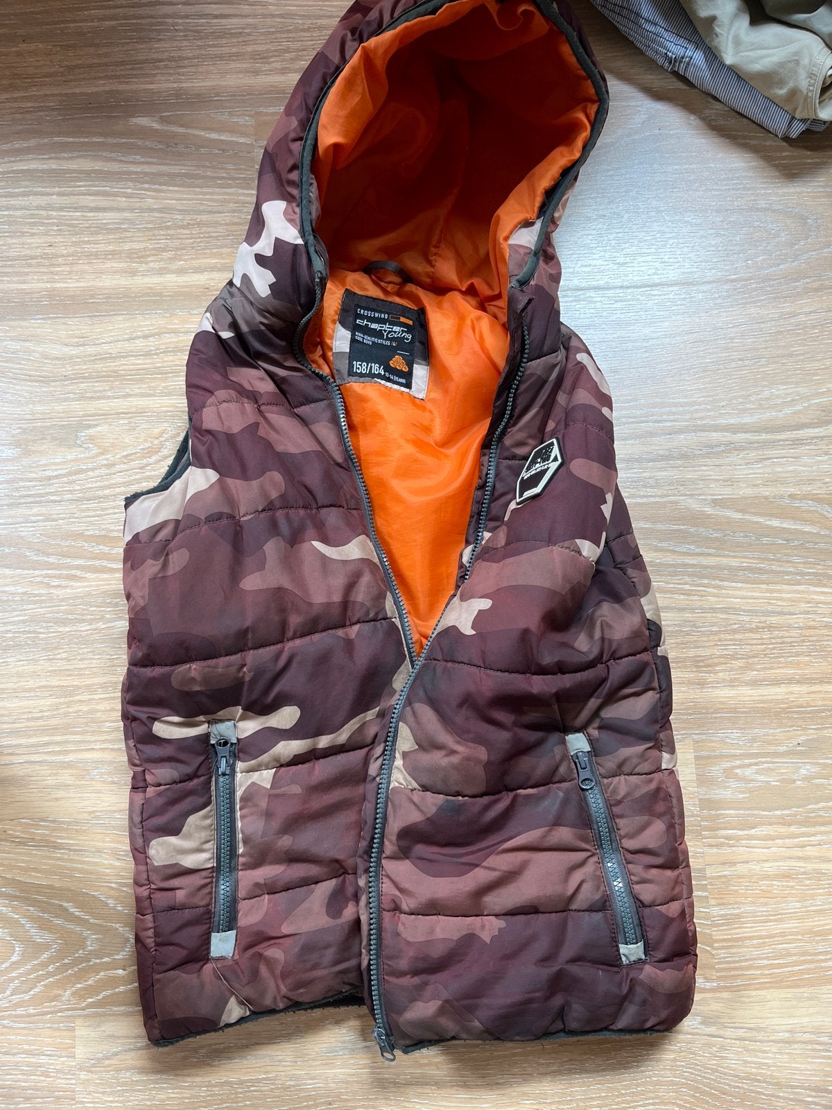 Stoere camouflage bodywarmer voor jongens, Ophalen of Verzenden, Gebruikt, Jongen