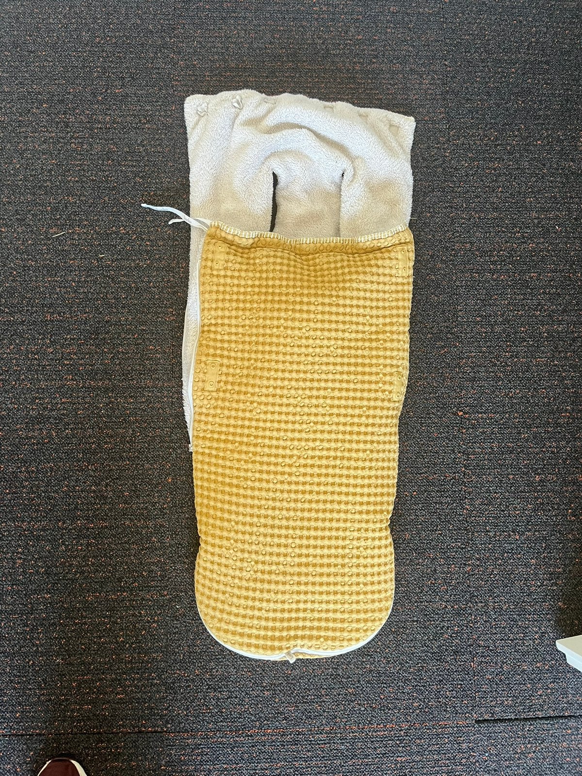 Warme zachte voetenzak Koeka wafelstof geel,, Koeka, Ophalen of Verzenden, Zo goed als nieuw, Voetenzak