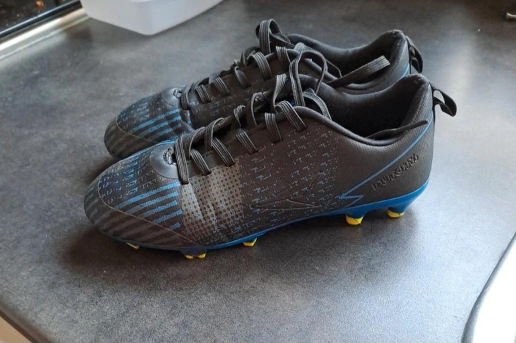Voetbalschoenen mt 34, Sport en Fitness, Voetbal, Maat XS of kleiner, Ophalen of Verzenden, Zo goed als nieuw, Schoenen