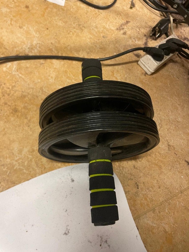 Ab wheel buikspiertrainer, Sport en Fitness, Ophalen of Verzenden, Gebruikt, Buikspierwiel