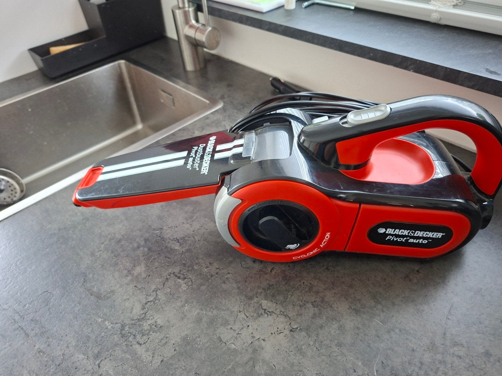 Black & Decker Dustbuster Pivot Auto Kruimeldief, Witgoed en Apparatuur, Stofzuigers, Overige merken, Kruimeldief, Draadloos, Ophalen of Verzenden