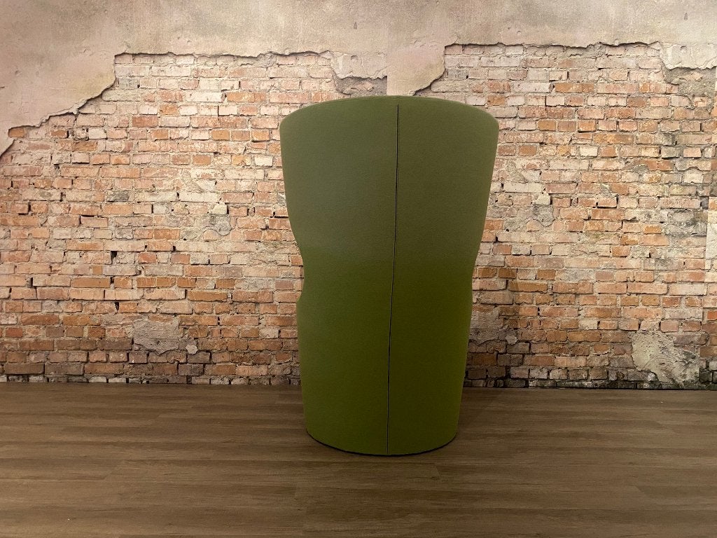 Moderne groene oorfauteuil bij TheReSales, Huis en Inrichting, Fauteuils, Ophalen, Design, 75 tot 100 cm, Zo goed als nieuw