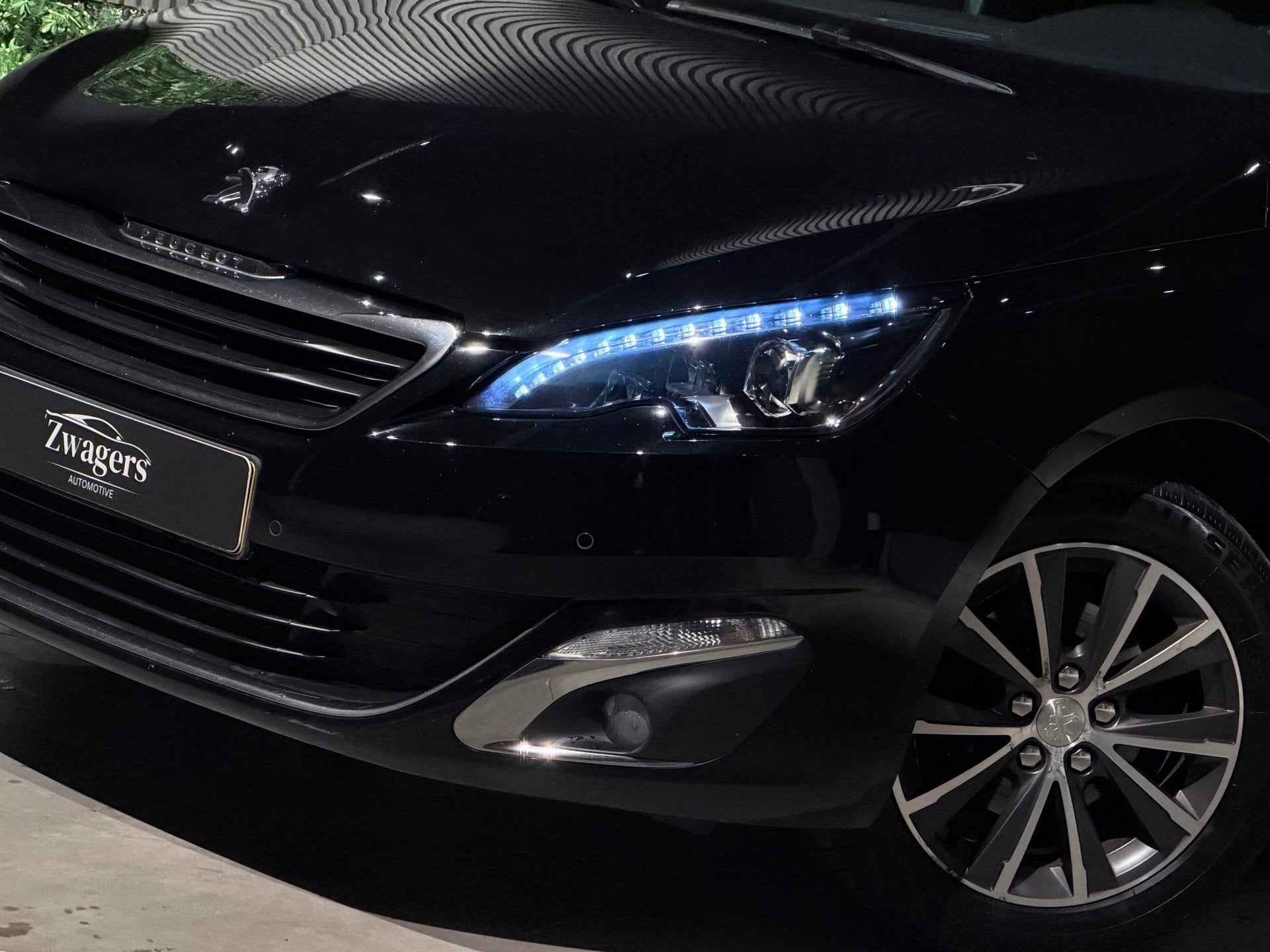 Peugeot 308 1.6 THP Première | Navi | Panorama | Airco | Ga, Euro 5, Gebruikt, 4 cilinders, Met garantie (alle)