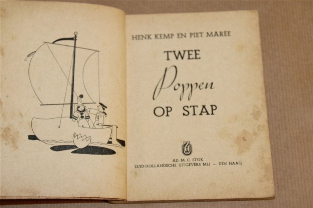 Twee Poppen op Stap — Kemp, ill. Piet Marée Vintage 1943, Antiek en Kunst, Antiek | Boeken en Bijbels, Ophalen of Verzenden