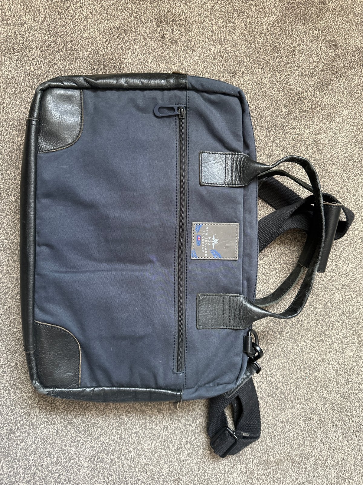 NEW ZEELAND AUCKLAND Stijlvolleschoudertas met leren details, Ophalen of Verzenden, Nieuw, Blauw, Schoudertasje