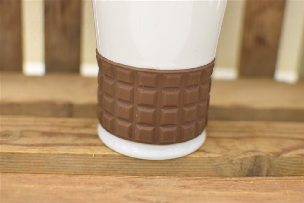 Chocolate porseleinen beker 46204, Gebruikt, Ophalen of Verzenden, Bord(en), Overige stijlen