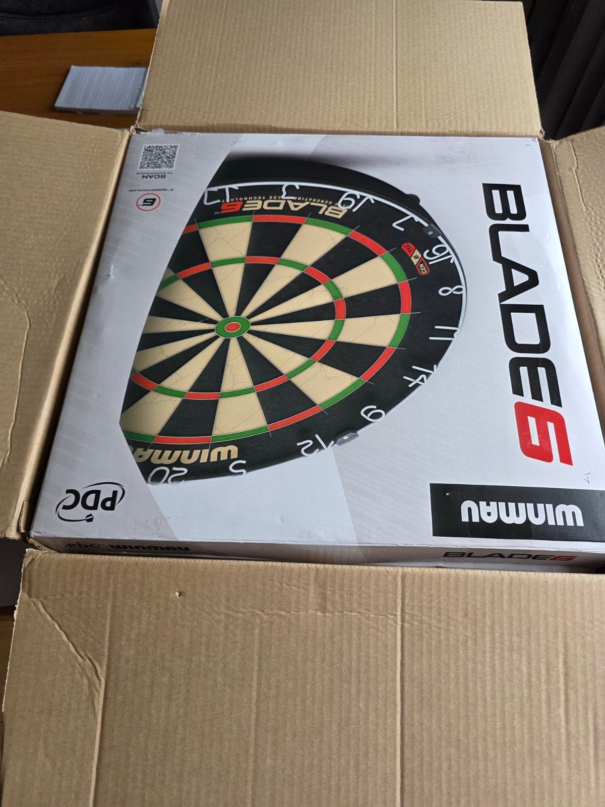 4 licht gebruikte winmau 6 borden met alle accessoires., Ophalen of Verzenden, Zo goed als nieuw, Dartbord