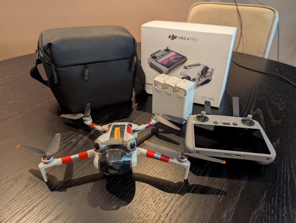 Dji mini 4 pro fly more combo., 30 tot 45 minuten, Cameradrone, Verzenden, 5 tot 10 kilometer