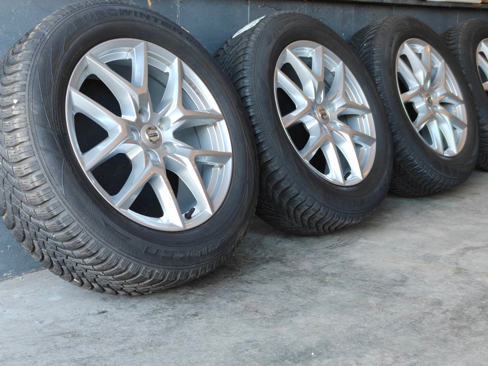 18" Originele Volvo XC60 Winterset Falken Y-Spoke, Gebruikt, Banden en Velgen, 235 mm, Volvo