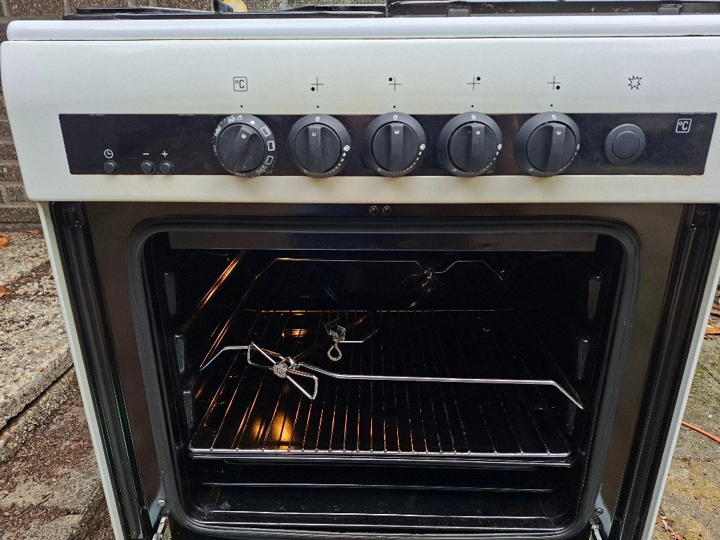 Siemens gasfornuis met oven en draaispit, Ophalen, Gebruikt, Oven, 45 tot 60 cm