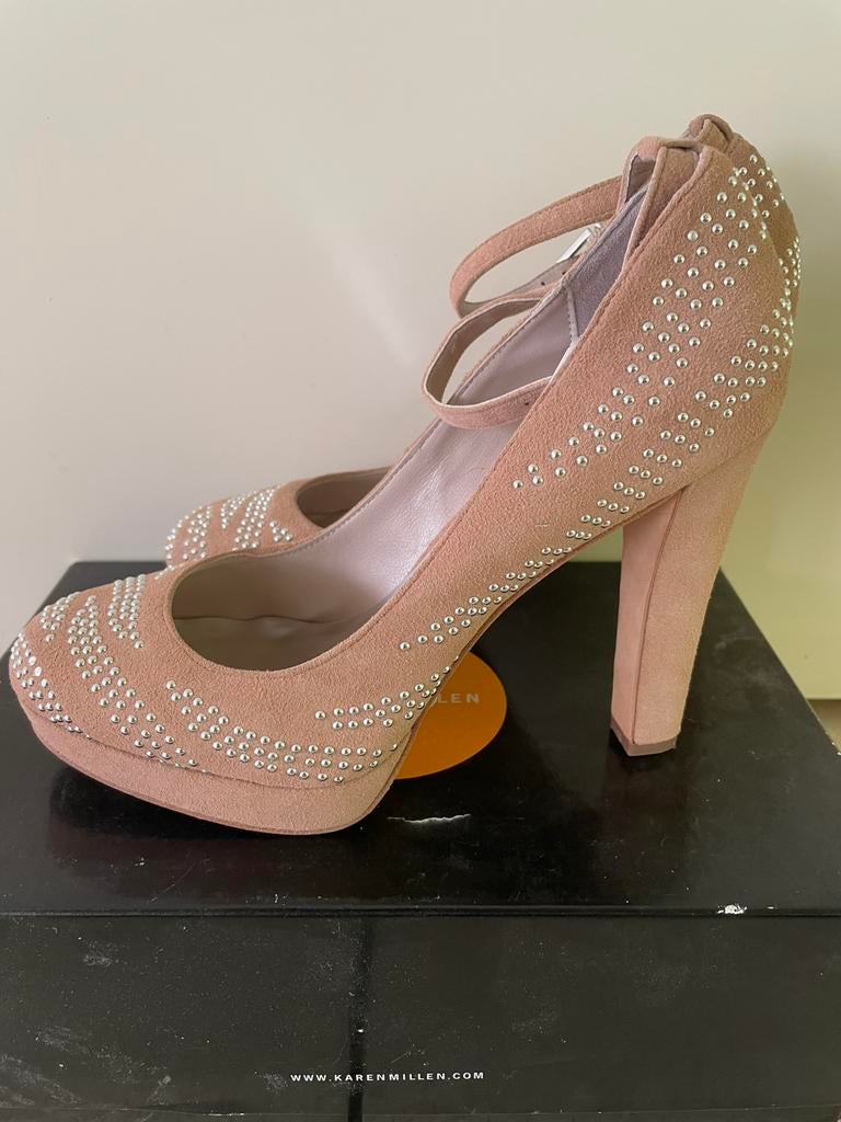 Nieuwe Karen Millen pumps, maat 39, kleur beige., Beige, Nieuw, Ophalen of Verzenden, Schoenen met hoge hakken