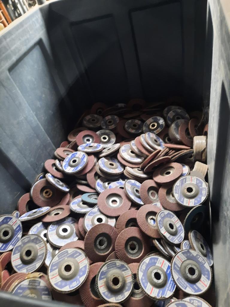 Grote partij lamellenschijven / slijpschijven, Doe-het-zelf en Verbouw, Gereedschap | Slijpmachines, Ophalen of Verzenden, Gebruikt