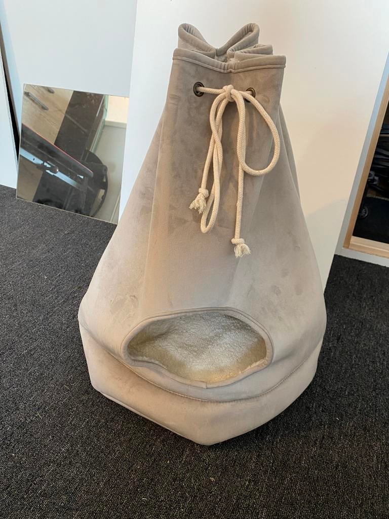 Kattenmand designed by lotte Vilar, Ophalen of Verzenden, Zo goed als nieuw