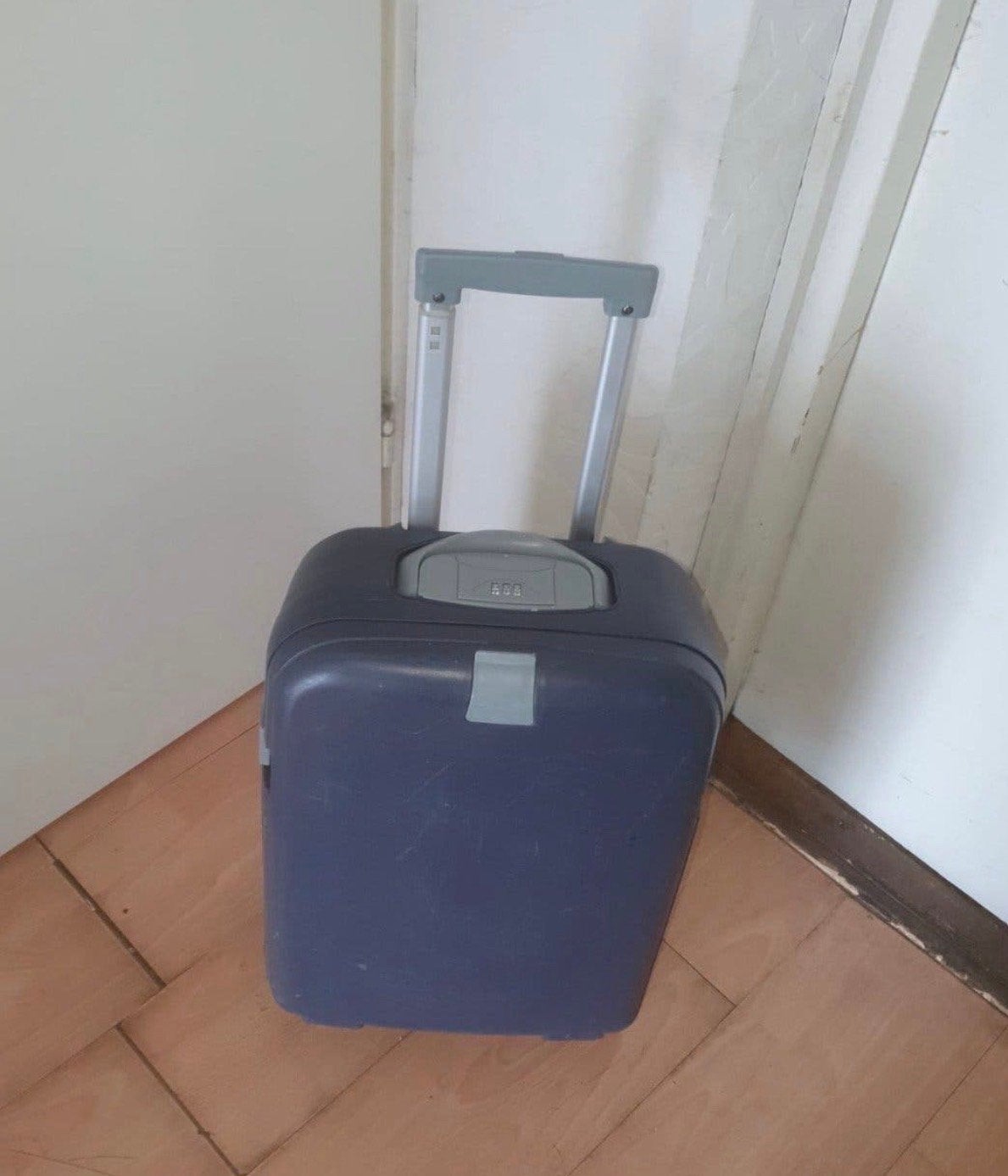 Handbagage koffer met uitschuifbare handgreep en 4 wieltjes, Uitschuifbare handgreep, 50 tot 60 cm, Hard kunststof, Ophalen of Verzenden