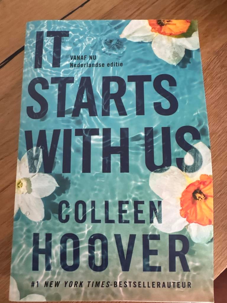 Colleen Hoover - It Starts With Us, Ophalen of Verzenden, Zo goed als nieuw, Colleen Hoover