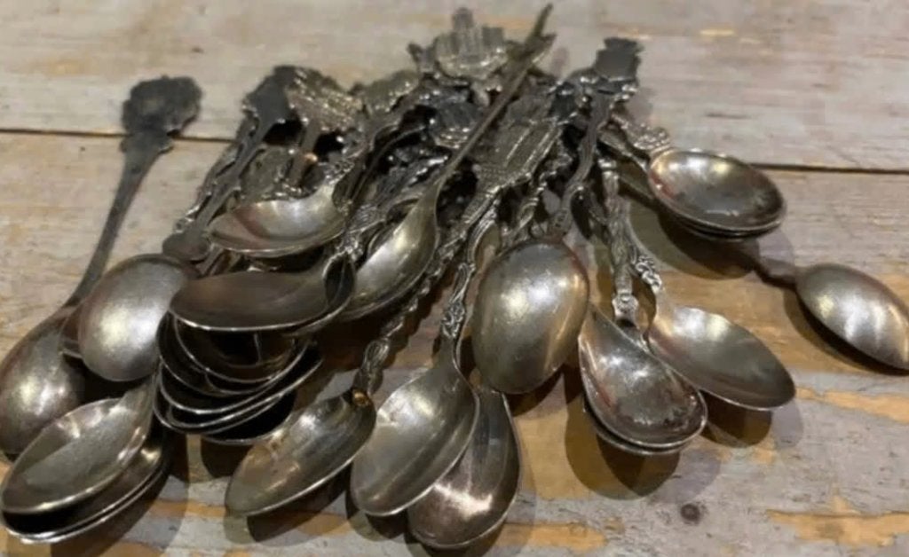 Verzilverde lepeltjes met plaatsnamen en afbeeldingen, Ophalen of Verzenden