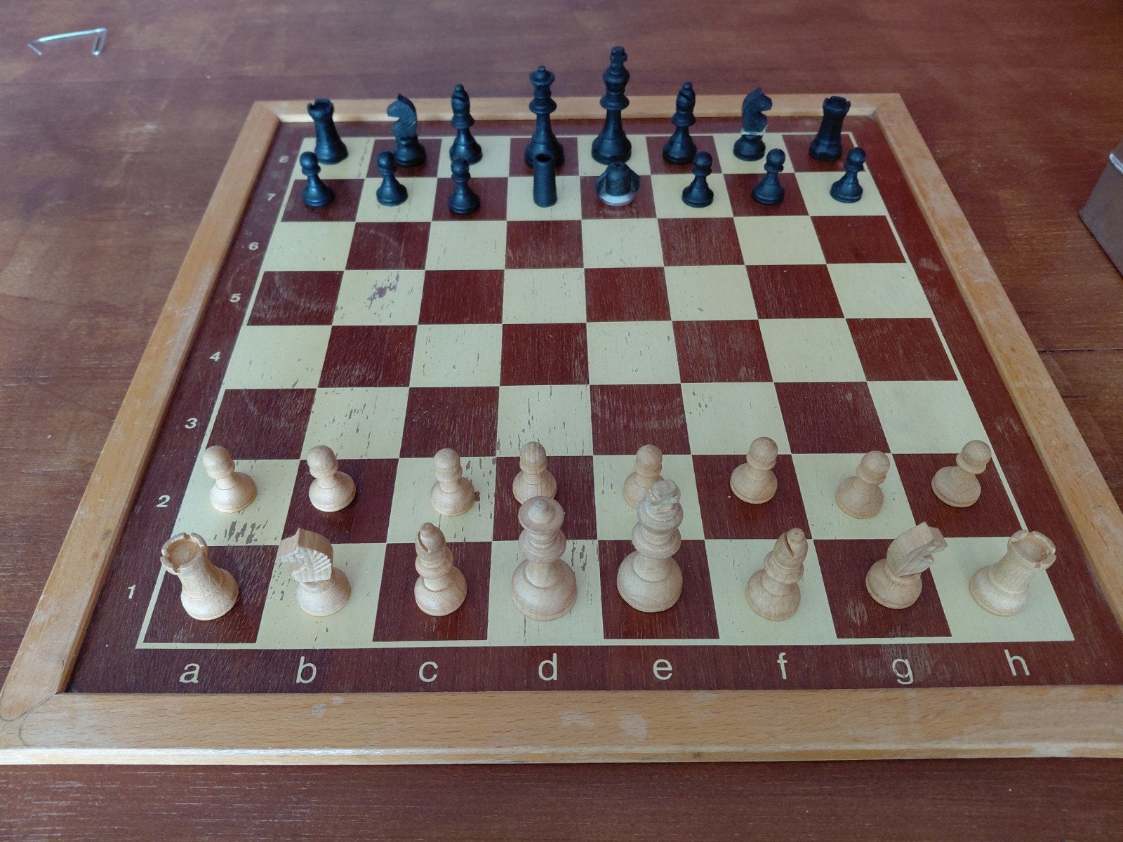 Twee schaakborden met schaak- en damstukken, Hobby en Vrije tijd, Gezelschapsspellen | Bordspellen, Ophalen of Verzenden