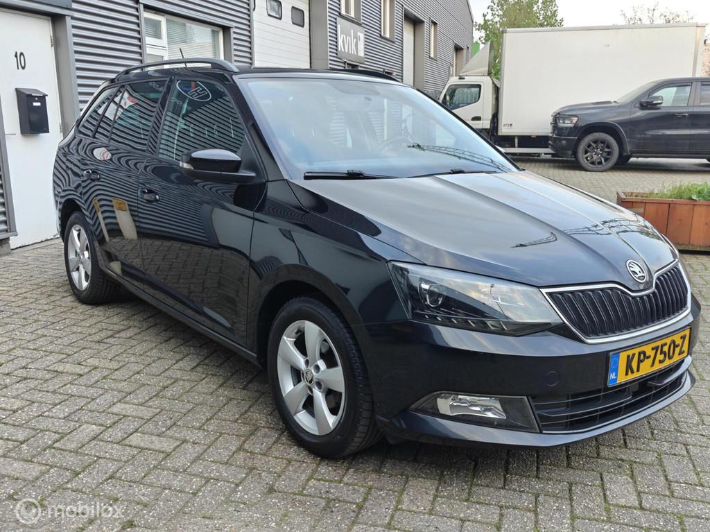 Skoda Fabia Combi 1.2TSi 90pk JOY Airco Cruisecontrol LMvelg, Auto's, Skoda, Euro 6, 4 cilinders, Zwart, Origineel Nederlands