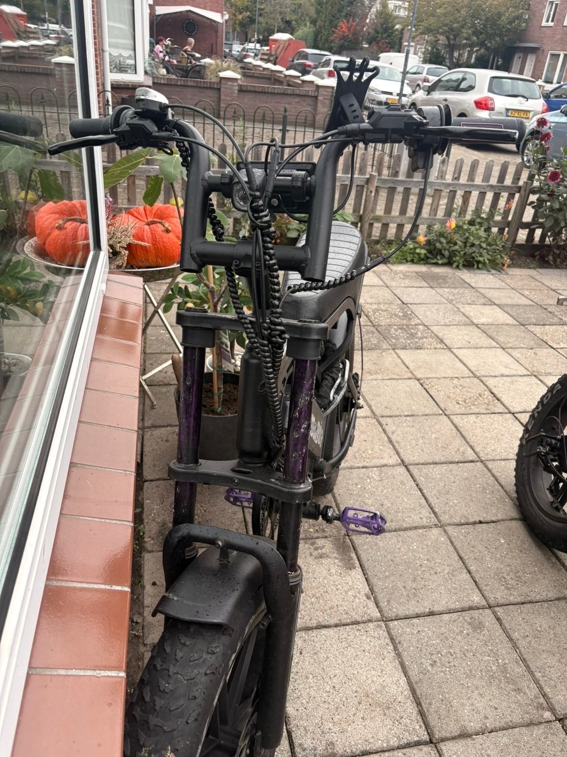 Foto 3 van 2 Fatbike’s  v20 - Zwart met paarse accenten