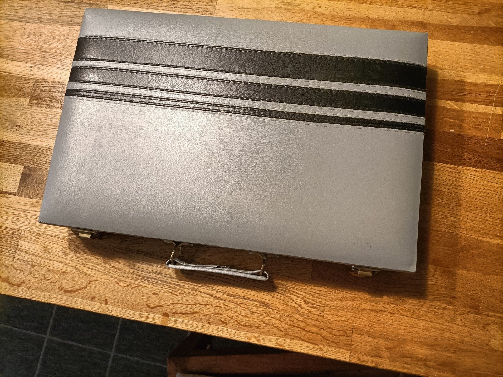 Backgammon spel in skai lederen koffer - Zo goed als nieuw, Een of twee spelers, Ophalen of Verzenden, Zo goed als nieuw, Reisspel
