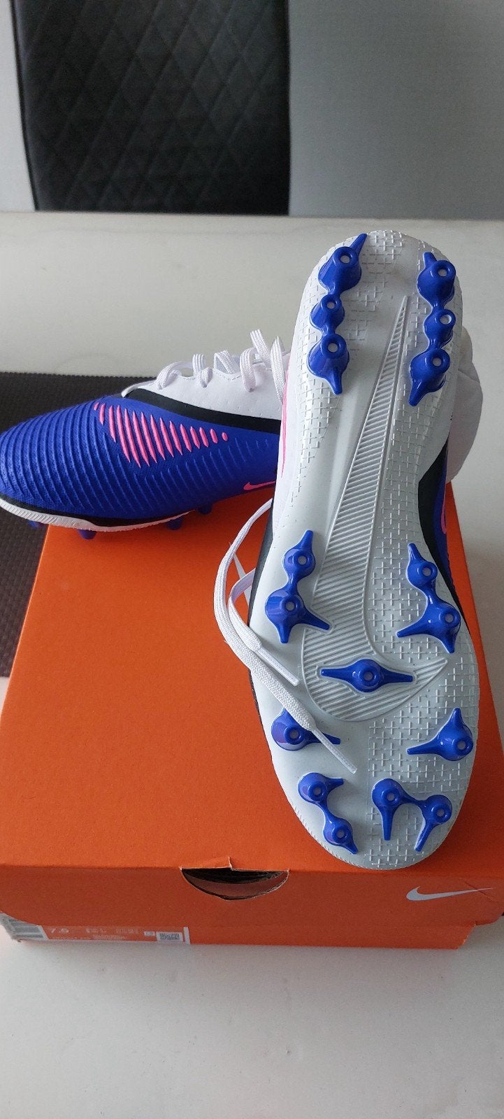Nieuwe Nike Phantom voetbalschoenen + doos, Sport en Fitness, Voetbal, Ophalen of Verzenden, Nieuw, Schoenen