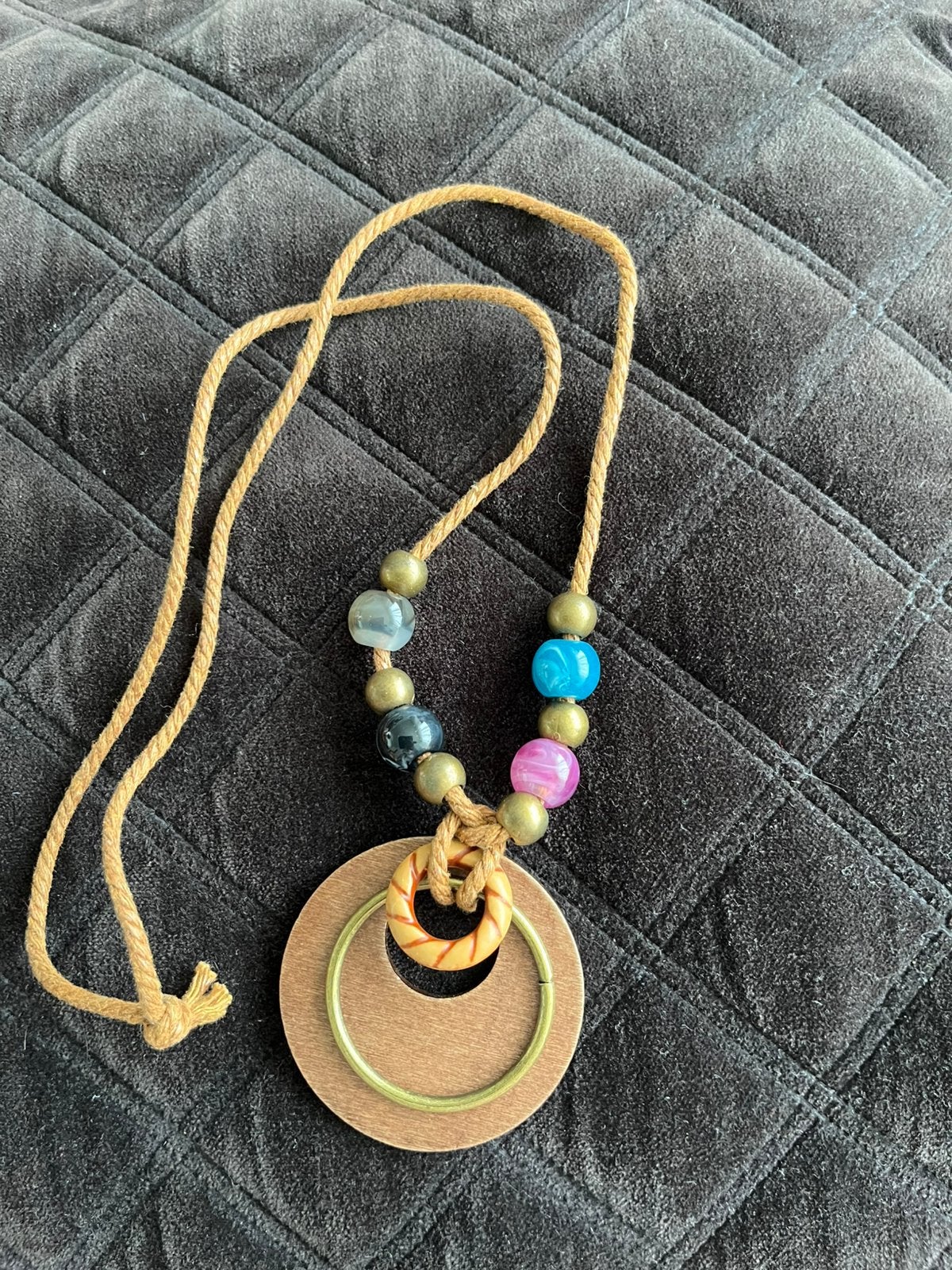 Houten hanger met kraaltjes, Ophalen of Verzenden, Nieuw, Bruin, Overige materialen