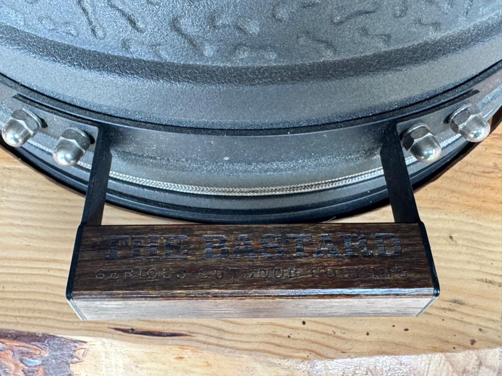 The Bastard Compact Kamado met onderstel en accessoires, Ophalen, Zo goed als nieuw