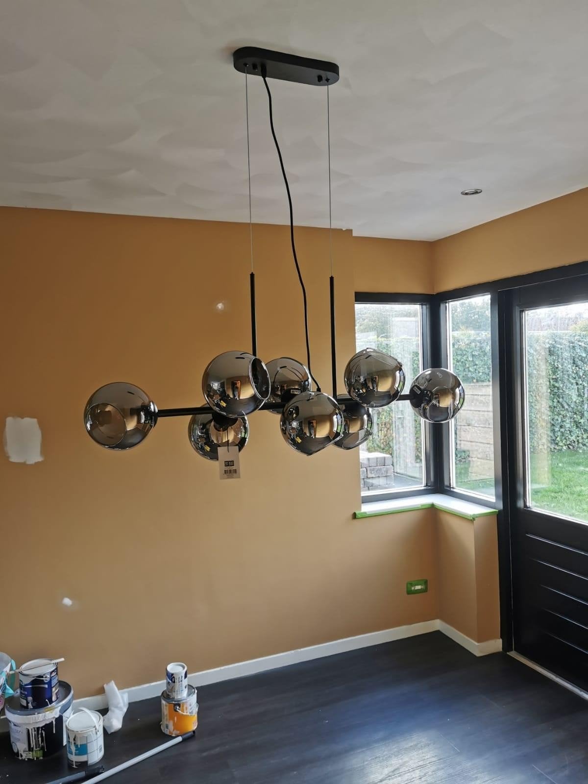 Moderne hanglamp met 8 rookglazen bollen, Ophalen, E14 (klein), Zo goed als nieuw, Glas
