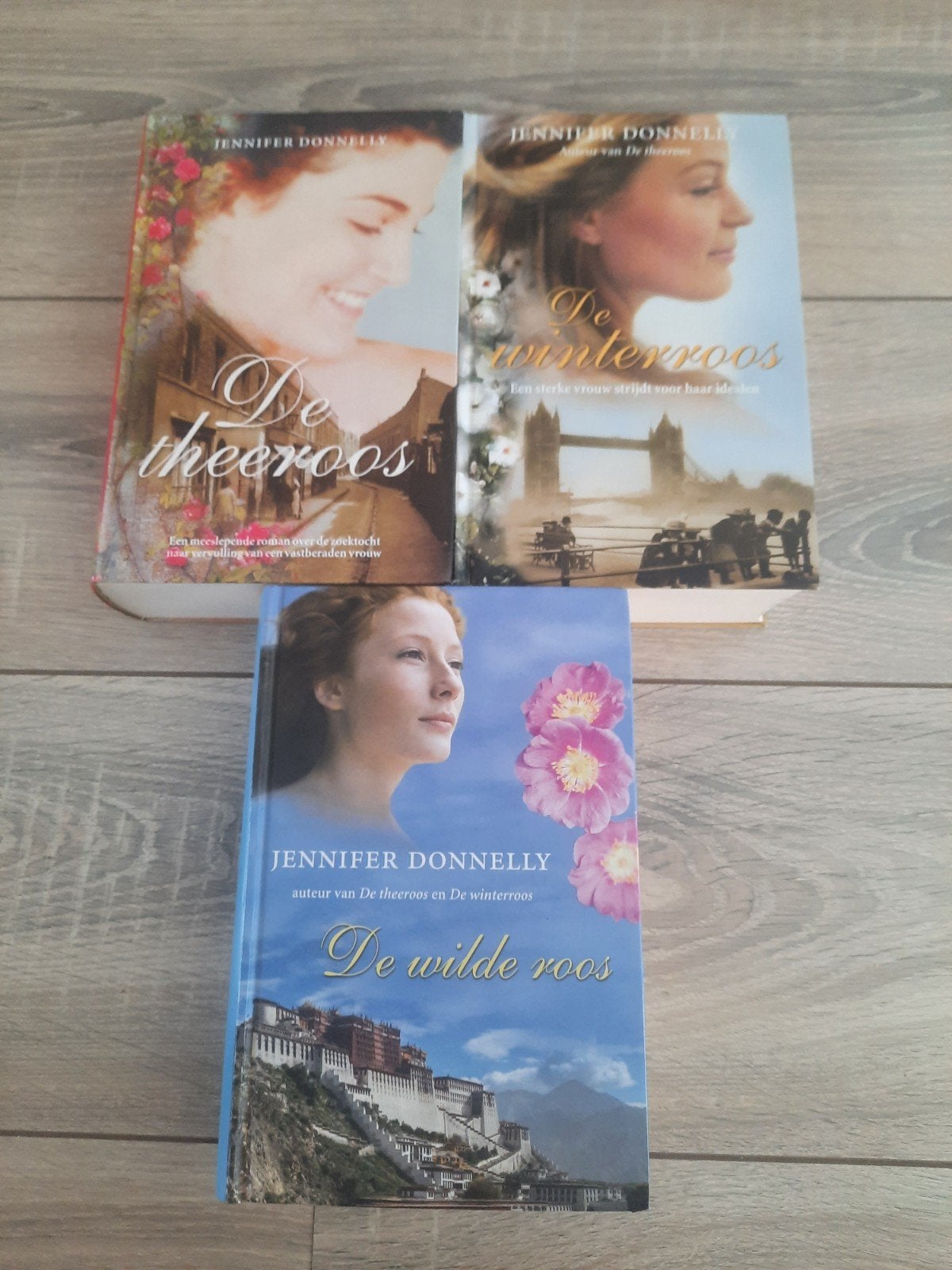 Drieluik Jennifer Donnelly van De theeroos, Ophalen of Verzenden, Zo goed als nieuw, Jennifer Donnelly