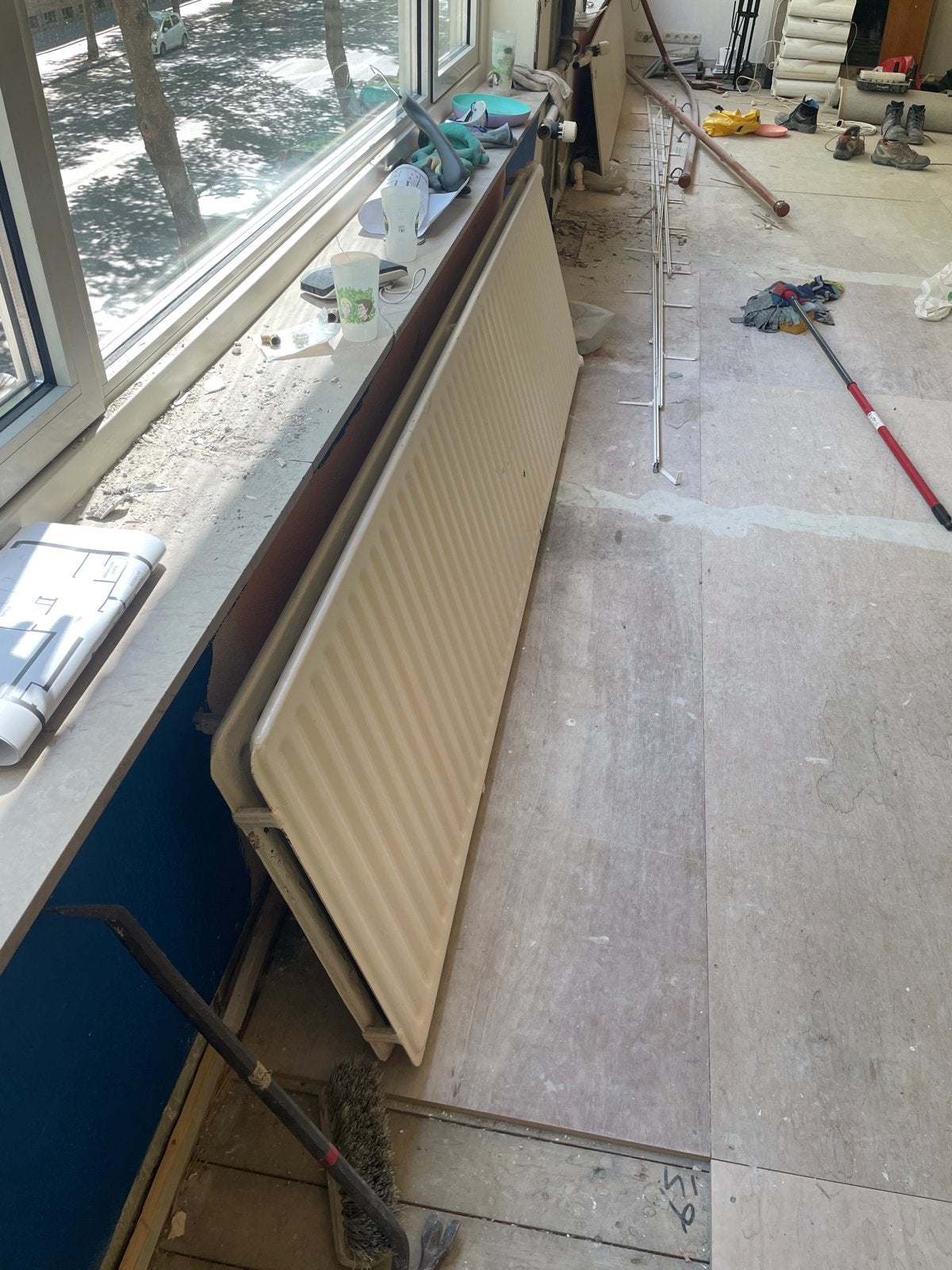 Twee radiatoren met lek (gratis af te halen), Doe-het-zelf en Verbouw, Verwarming en Radiatoren, Ophalen, 30 tot 80 cm, Gebruikt
