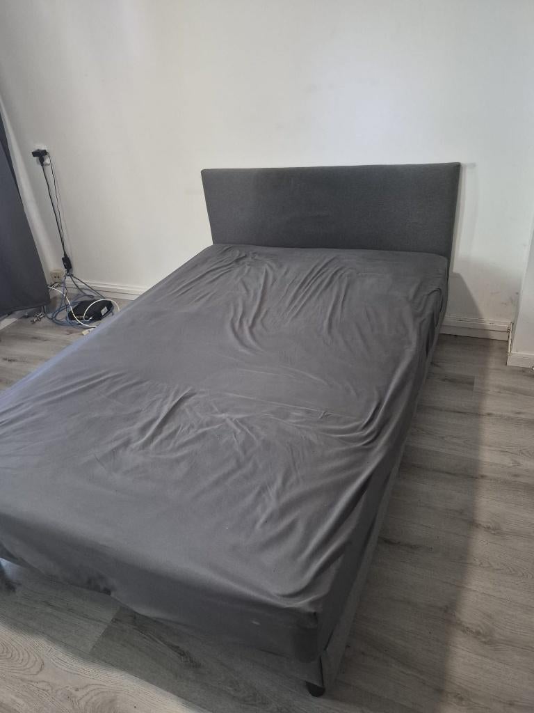 Ikea Bed, Huis en Inrichting, Slaapkamer | Bedden, Ophalen, Tweepersoons, 140 cm, Zo goed als nieuw