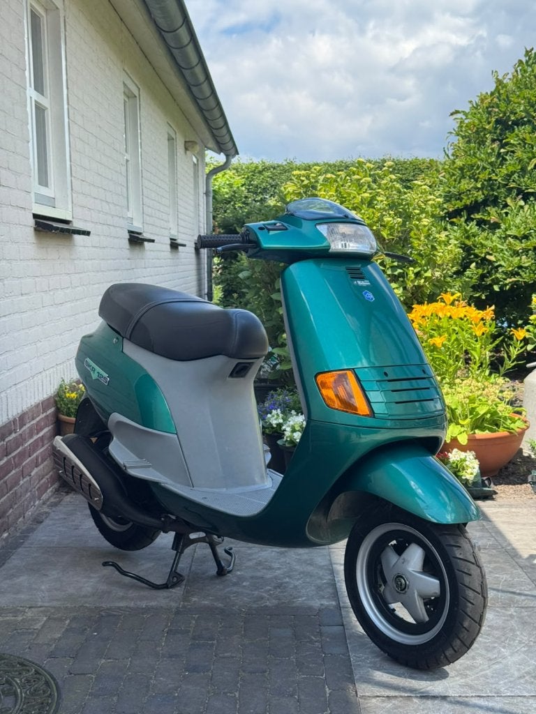 ⭐️Piaggio skr 125cc 2 takt NIEUWSTAAT 15000 km⭐️, Fietsen en Brommers, Scooters | Piaggio