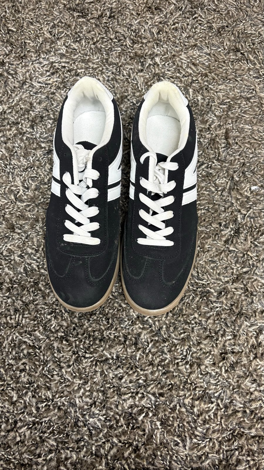 Nieuwe suède sneakers maat 40, Ophalen of Verzenden, Nieuw, Zwart, Sneakers of Gympen