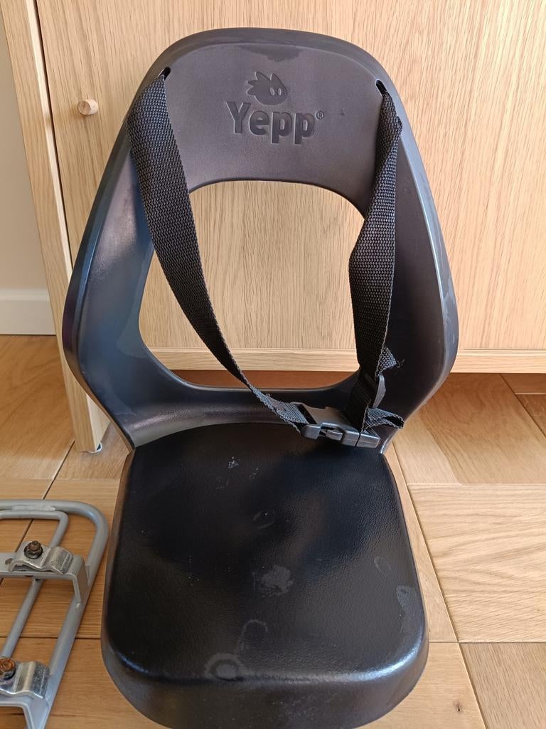 Thule Yepp Junior fietsstoeltje achter met Easyfit, Fietsen en Brommers, Fietsaccessoires | Fietsstoeltjes, Ophalen of Verzenden