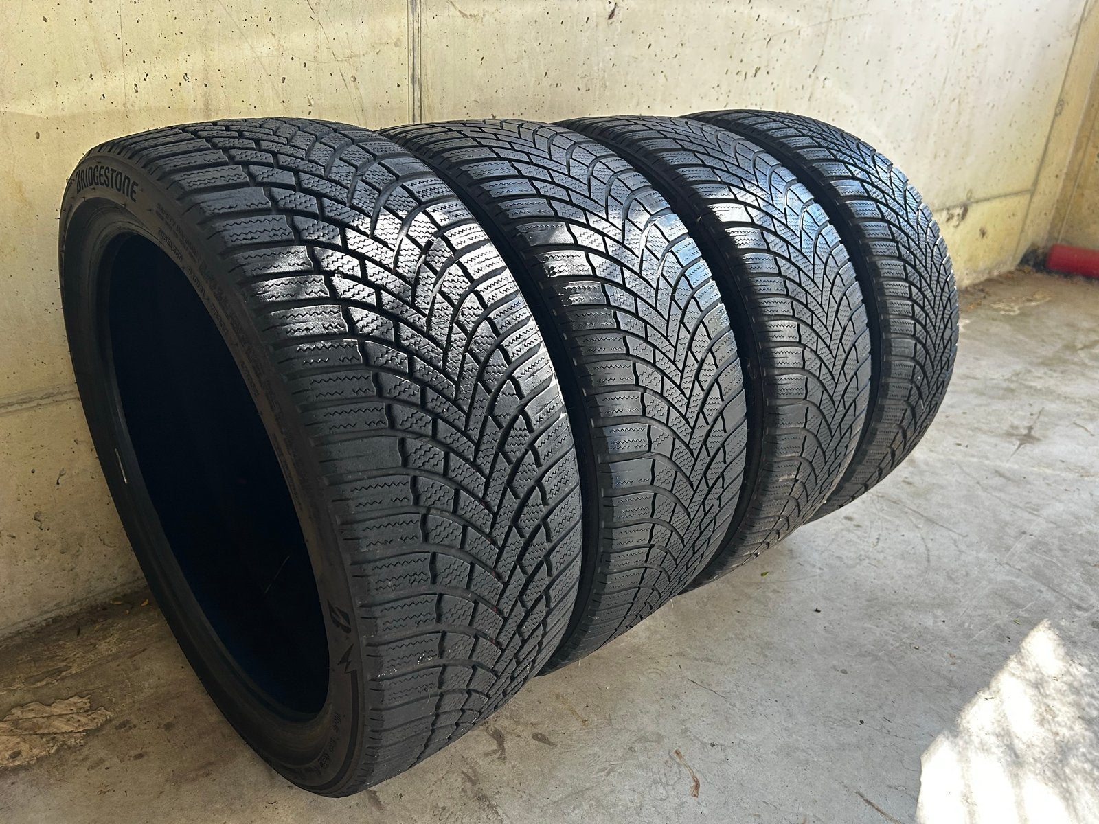 225/40 R19 winterbanden Bridgestone Blizzak LM005, Gebruikt, Winterbanden, Band(en), Personenwagen