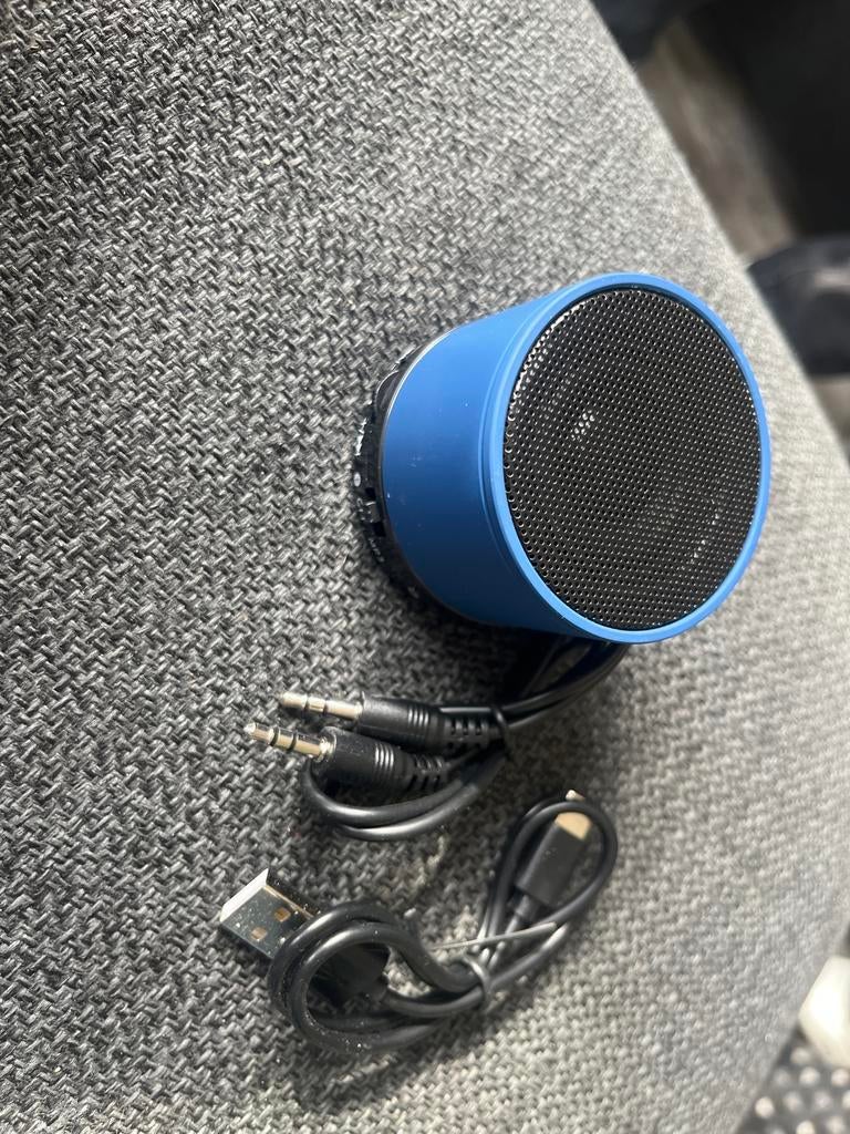 Compacte draagbare mini-speaker met Bluetooth en MP3-speler, Audio, Tv en Foto, Luidsprekers, Zo goed als nieuw, Overige typen