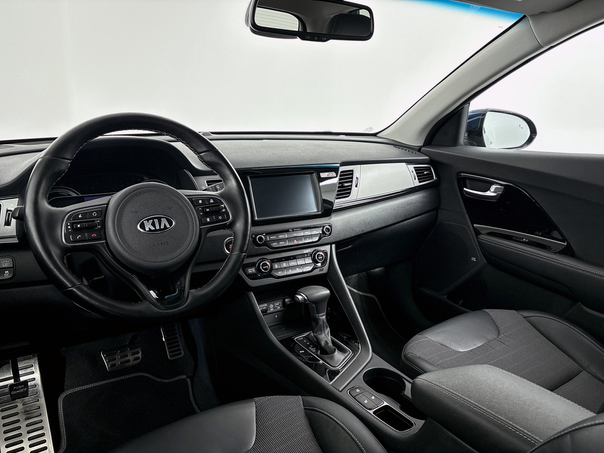 Kia Niro 1.6 Hybrid DynamicPlusLine // DEALERONDERHOUDEN //, Gebruikt, Blauw, Leder en Stof, 23 km/l