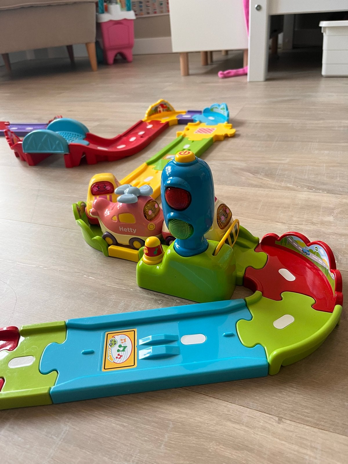 VTech Toet Toet Auto's Baan + helikopter,ambulance,politie, Ophalen, Zo goed als nieuw