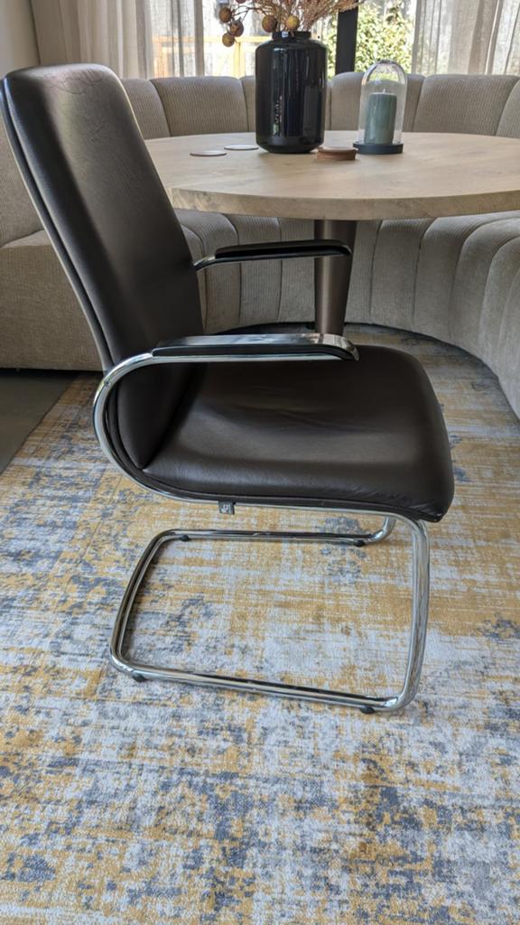 Design gispen-look retro eetkamerstoel leer - prijsverlaging, Huis en Inrichting, Ophalen, Modern / Retro, Bruin, Zo goed als nieuw