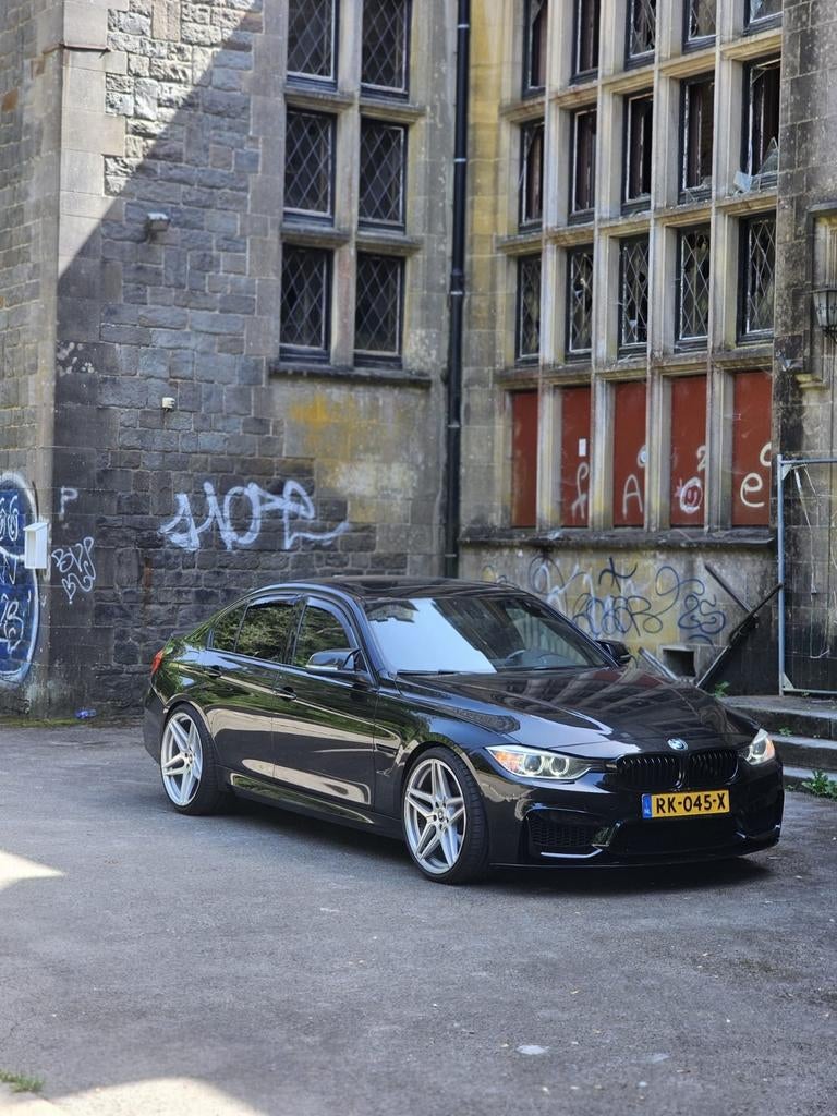 BMW 3-Serie 3.0 I 335 AUT 2012 Zwart, Auto's, BMW, Automaat, Achterwielaandrijving, Zwart, 14 km/l
