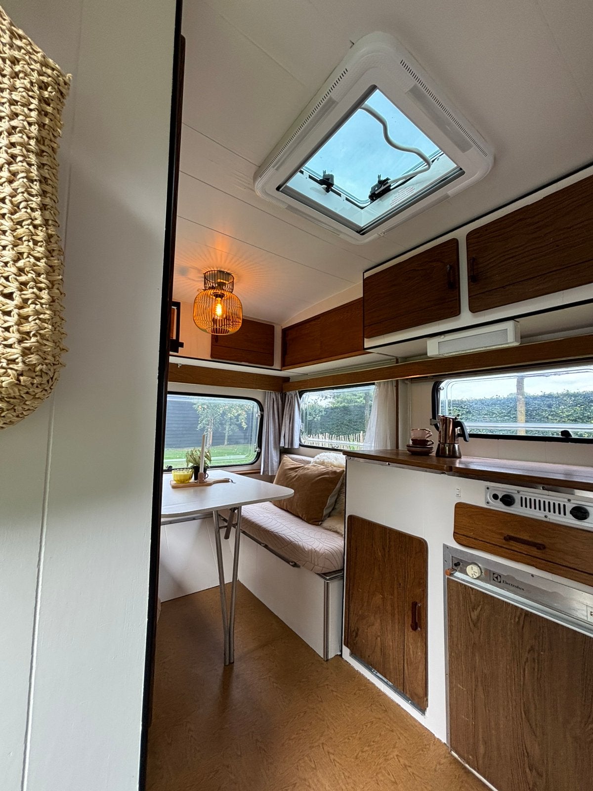 Retro Bergland 310 uit 1970 helemaal opgeknapt, Caravans en Kamperen, Treinzit, Particulier, 500 - 750 kg, Omvormbare zithoek
