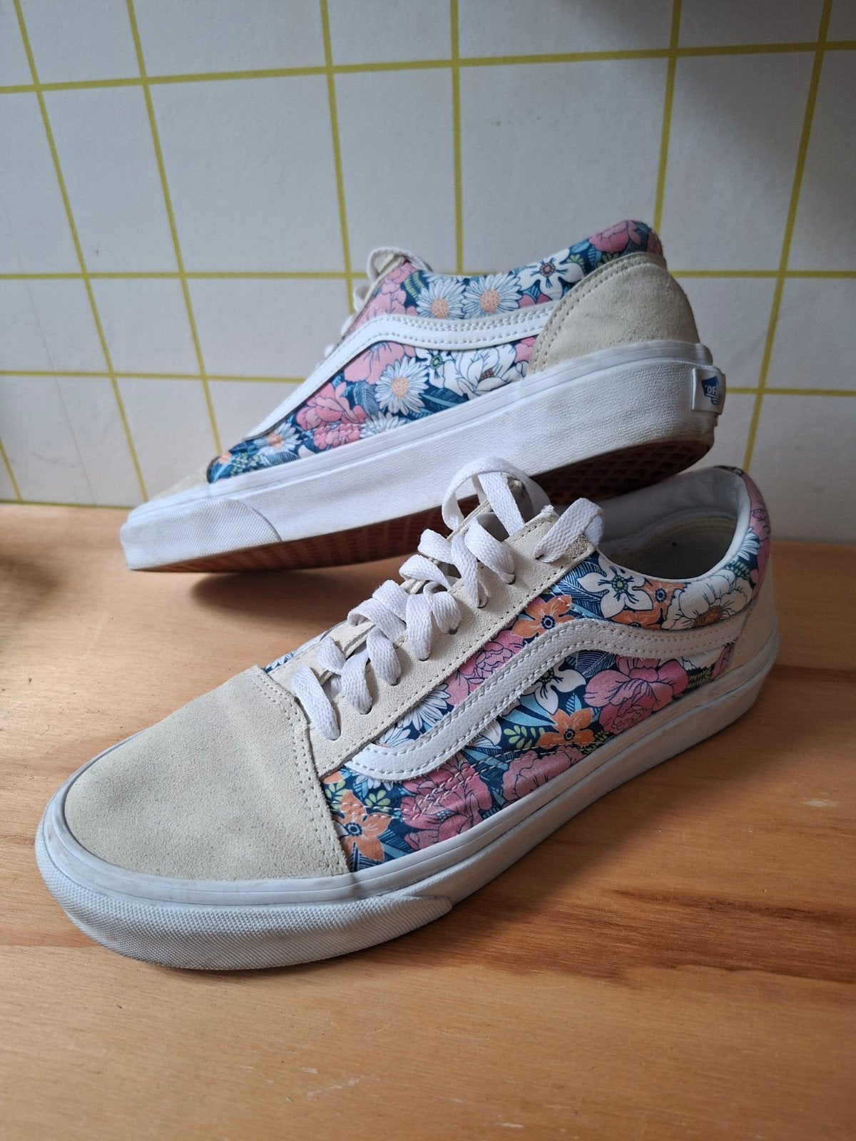 Vans bloem wit 41, Overige kleuren, Ophalen of Verzenden, Vans, Sneakers of Gympen