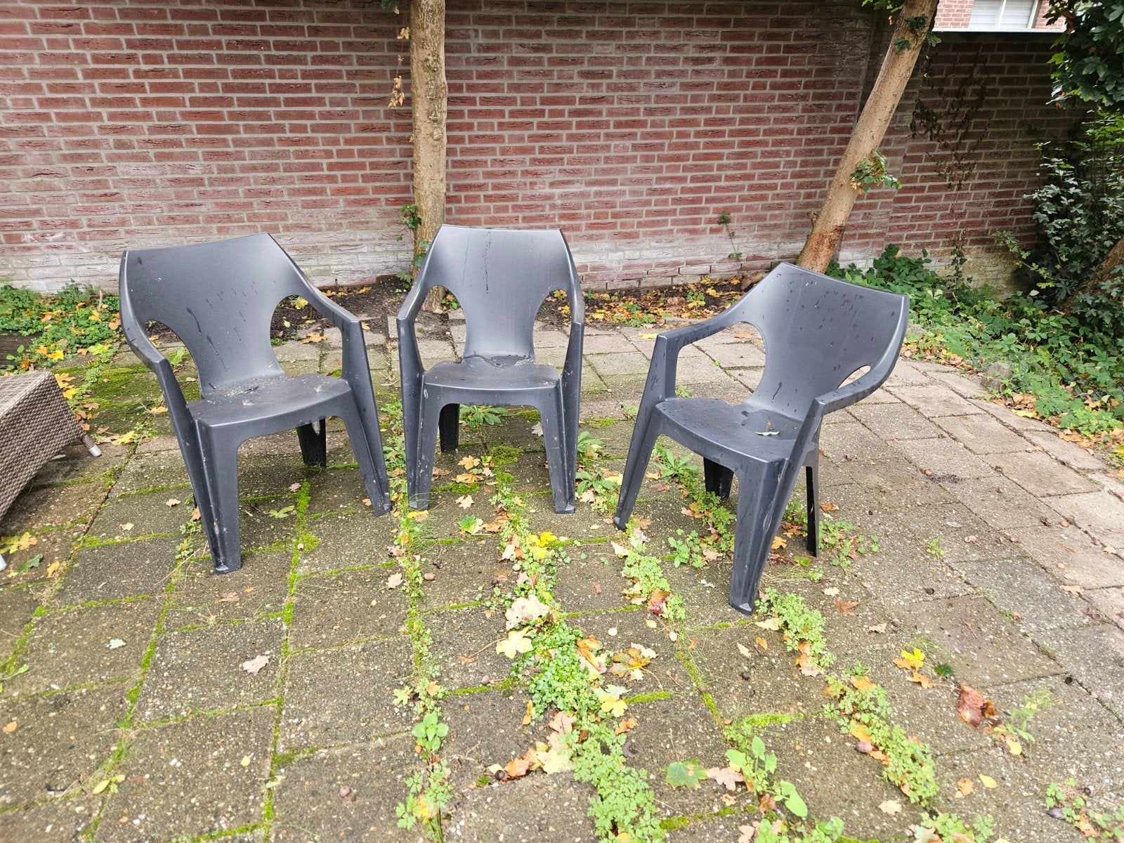 Zwarte kunststof tuinstoelen (3 stuks), Ophalen, Gebruikt, Kunststof, Stapelbaar