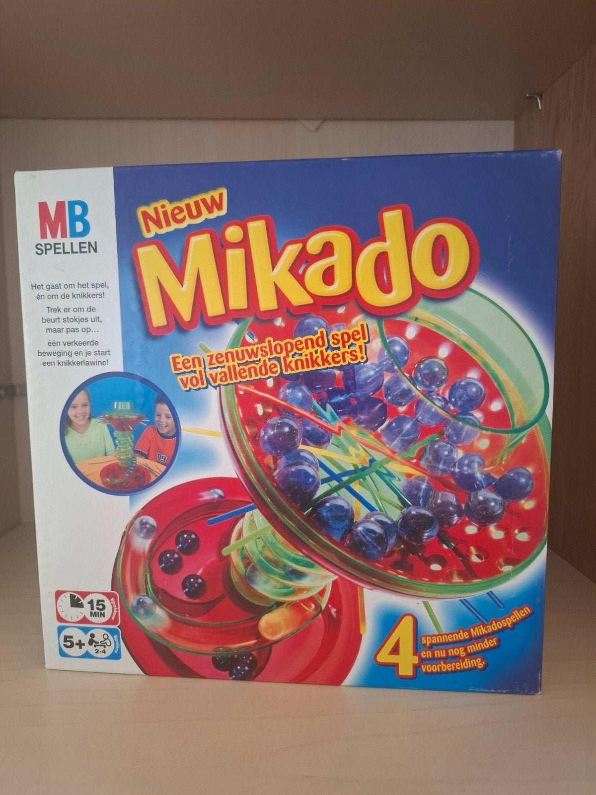 Mikado - Zenuwslopend spel vol vallende knikkers!, Drie of vier spelers, Ophalen of Verzenden, Gebruikt, MB Spellen