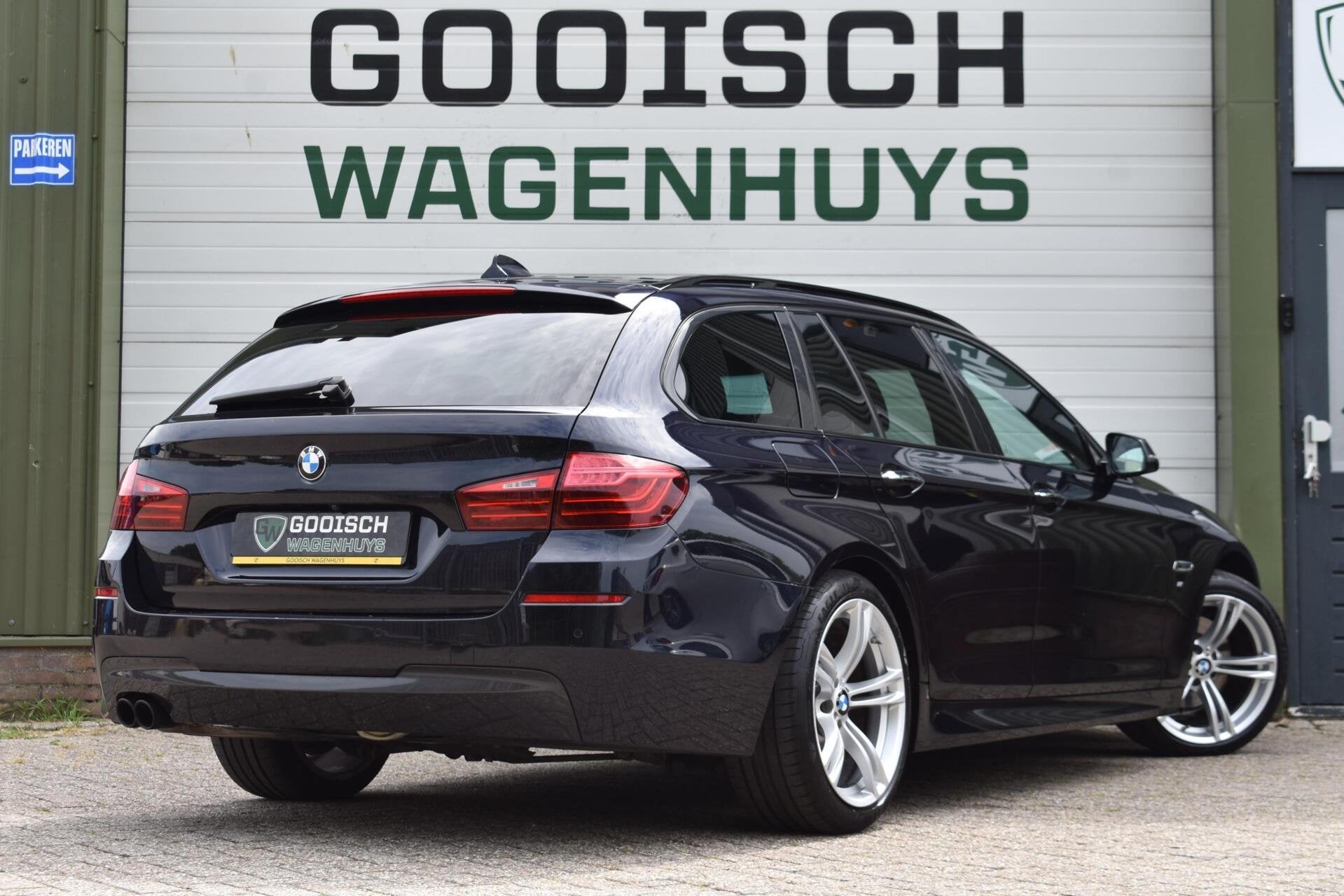 Foto 4 van BMW 5-serie Touring 520i High Executive | Pano | Trekhaak |