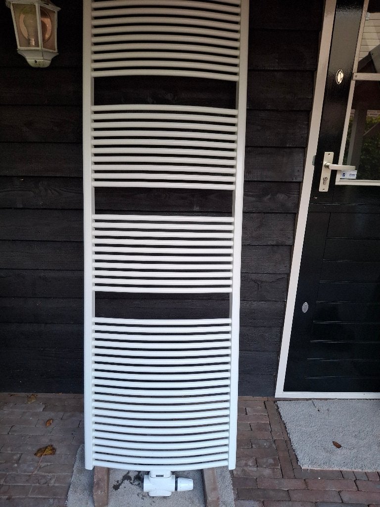 badkamer radiator, Doe-het-zelf en Verbouw, Ophalen, Radiator, Zo goed als nieuw, 60 tot 150 cm